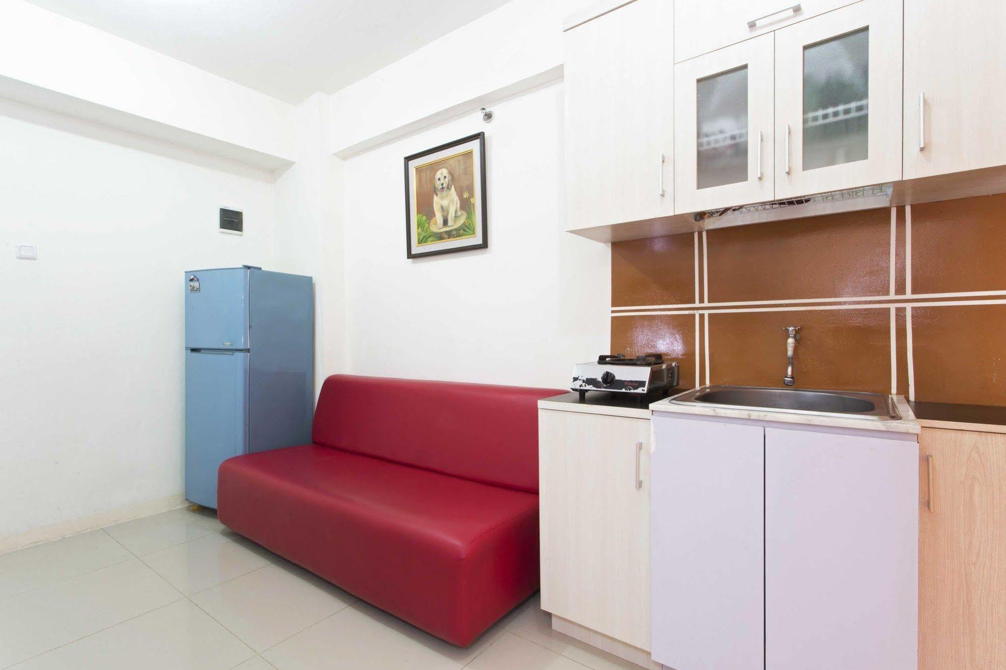Reddoorz Apartment @ Green Pramuka ジャカルタ エクステリア 写真